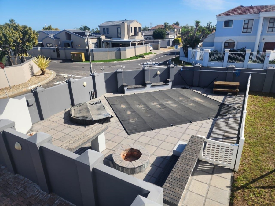 To Let 4 Bedroom Property for Rent in Parklands Western Cape